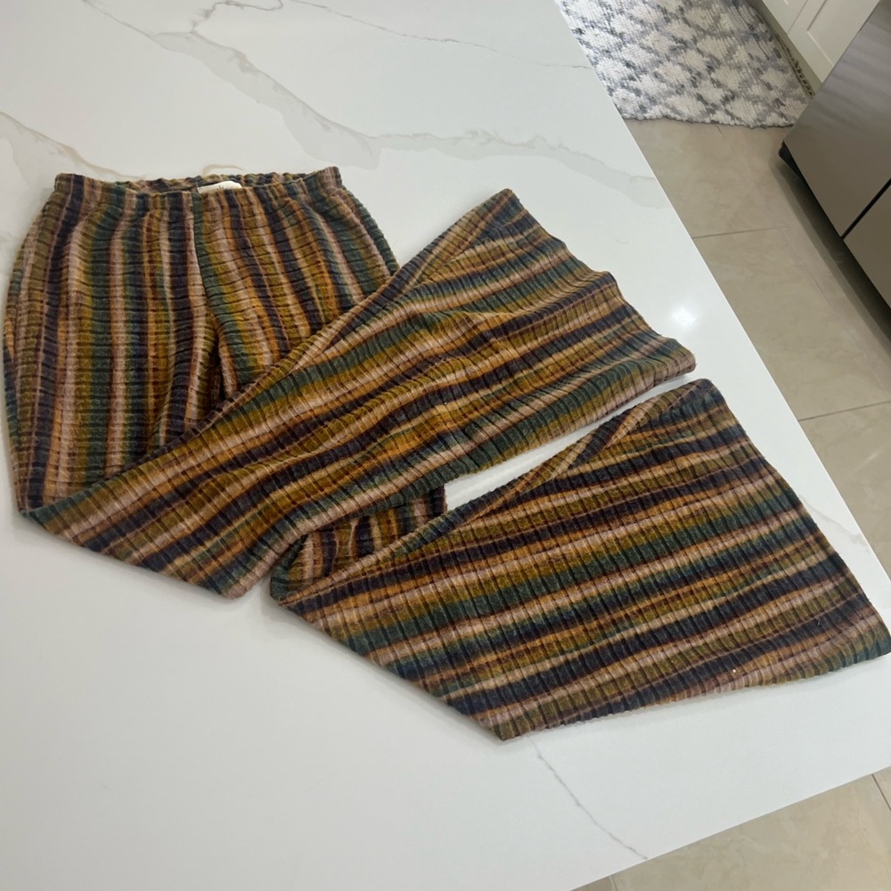 Ribbed fuzzy Life Clothing Co Bell bottoms S